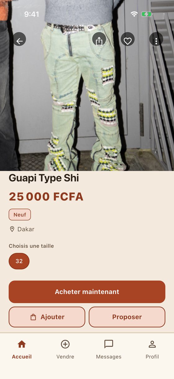 Une annonce dans Wayoo : photo, prix en FCFA, taille et boutons d'achat.